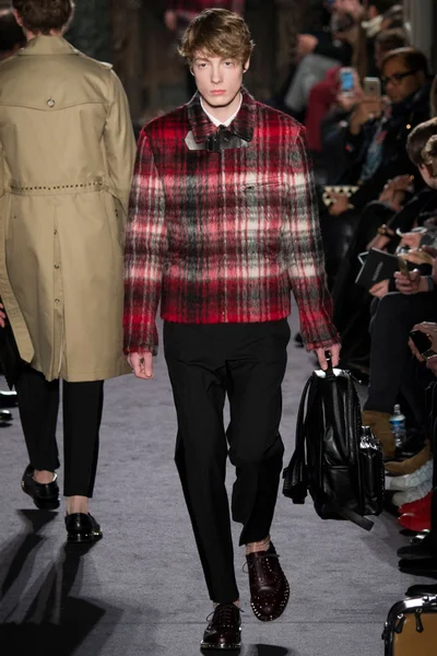 Look 12